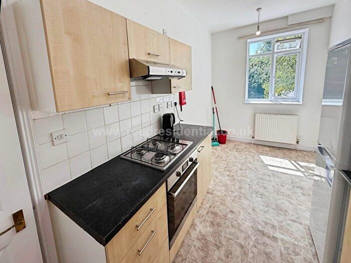 2 Bedroom Flat To Rent In Exeter Road, Selly Oak, B29