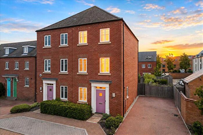 3 Bedroom Semi-Detached House For Sale In Dreadnaught Drive, Brooklands, Milton Keynes, MK10