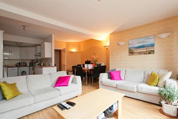 1 Bedroom Flat To Rent In Gun Place, Wapping Lane, E1W