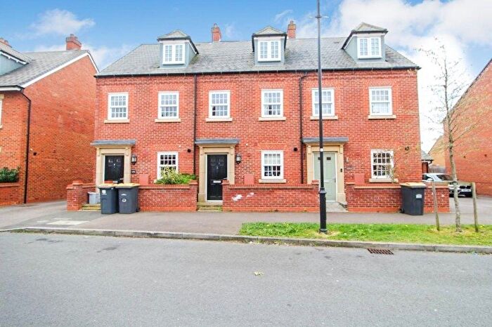 3 Bedroom Terraced House For Sale In Wilkinson Road, Kempston, Bedford, MK42