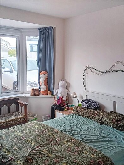 2 Bedroom Bungalow For Sale In South East Crescent, Southampton, Hampshire, SO19