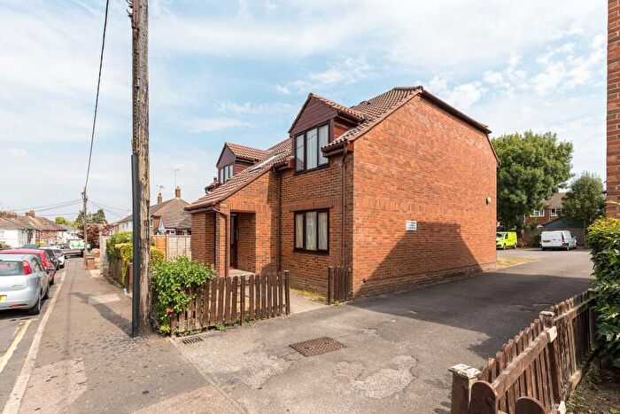 1 Bedroom Flat To Rent In West Street, Burgess Hill, West Sussex, RH15