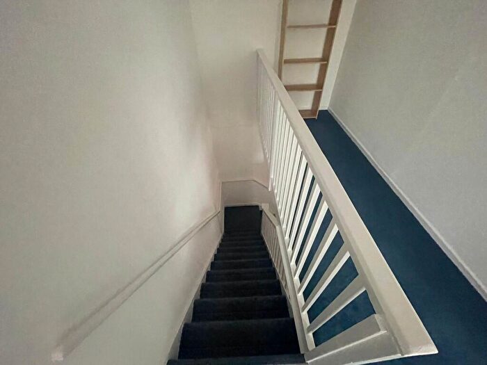 2 Bedroom Apartment To Rent In Mcmillan Street, London, SE8