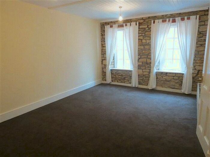 2 Bedroom Flat To Rent In New Road, Chippenham, SN15