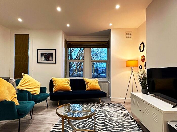 2 Bedroom Flat To Rent In Harley Road, London, NW10