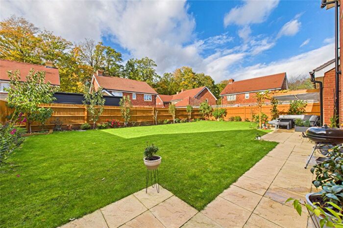 4 Bedroom Detached House For Sale In Hurst Avenue, Blackwater, Camberley, Hampshire, GU17