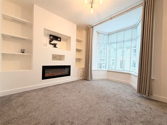 3 Bedroom Terraced House To Rent In Brynteg Terrace, Ferndale, CF43