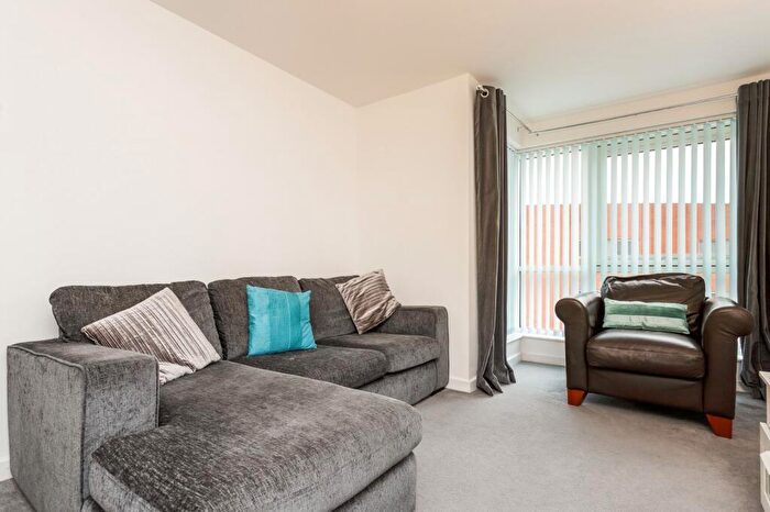 2 Bedroom Flat To Rent In The Roundhouse, Gunwharf Quays, Portsmouth, PO1