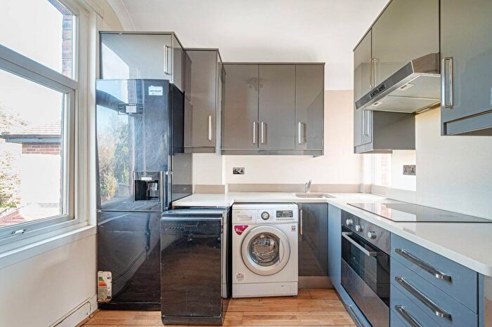 1 Bedroom Maisonette To Rent In Colindeep Lane, Colindale, London, NW9