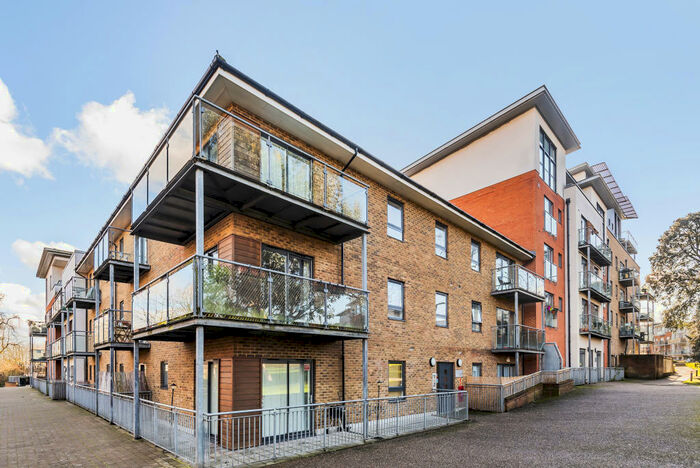 3 Bedroom Apartment To Rent In Kingswood Court, Hither Green Lane, SE13