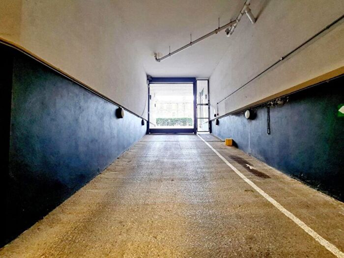Garages To Rent In Parking Space Terrace Apartments Drayton Park, Drayton Park, N5