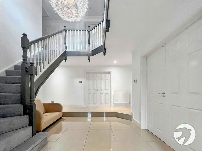 5 Bedroom Detached House To Rent In Charlotte Park Avenue, Bromley, BR1