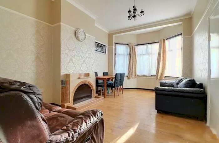 5 Bedroom Terraced House To Rent In Albert Road, Ilford, IG1