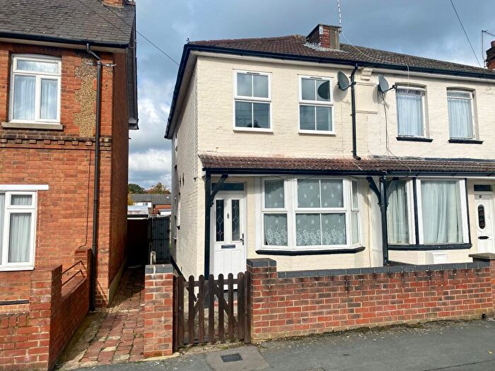 3 Bedroom Semi-Detached House To Rent In Woking, GU21