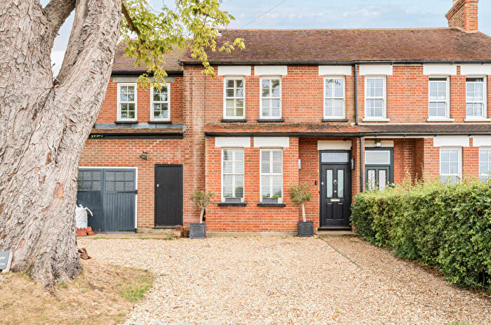 5 Bedroom Semi-Detached House For Sale In Wood Street Green, Wood Street Village, Guildford, Surrey, GU3
