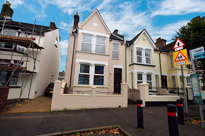 4 Bedroom Terraced House For Sale In Rock Avenue, Gillingham, ME7