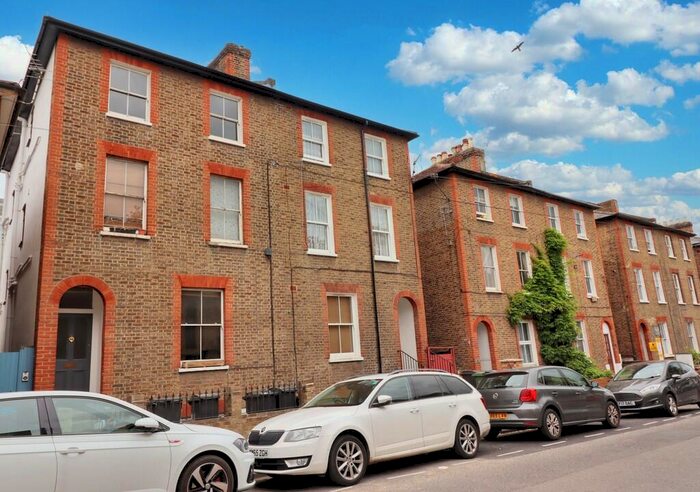 1 Bedroom Apartment To Rent In Surbiton, KT6