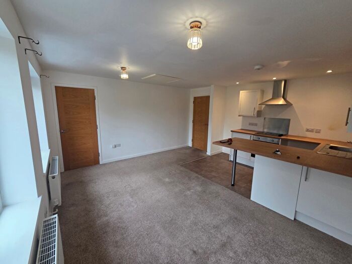 1 Bedroom Flat To Rent In Carn Brea Lane, Pool, TR15