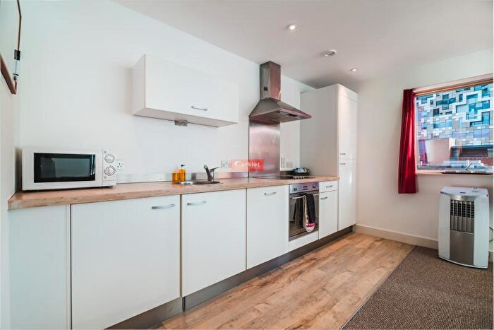 1 Bedroom Flat To Rent In Canal Wharf, Waterfront Walk, Birmingham, B1