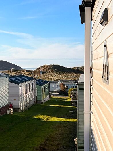 2 Bedroom Mobile/park Home For Sale In Llanmadoc, Swansea, SA3