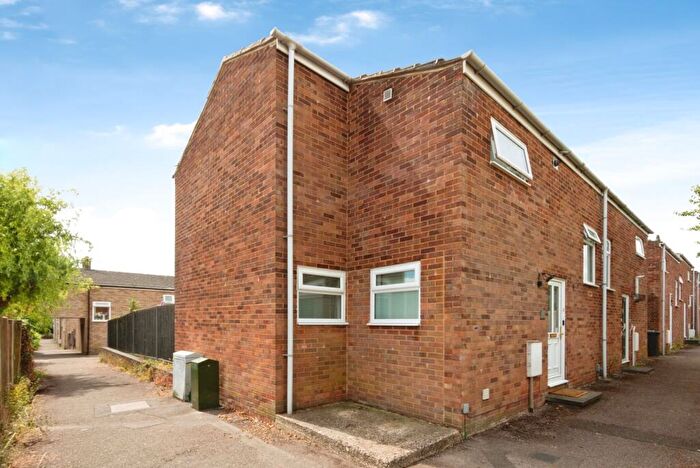 2 Bedroom End Of Terrace House For Sale In Lilac Way, Basingstoke, Hampshire, RG23