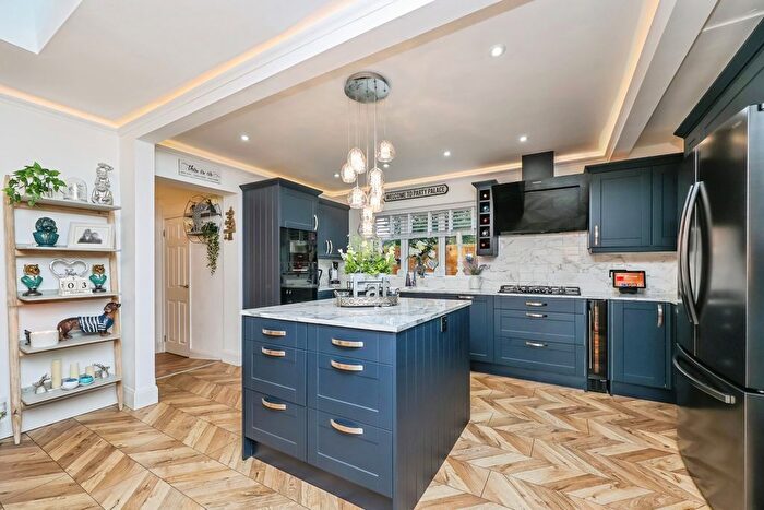 3 Bedroom Bungalow For Sale In Chatsworth Drive, Mansfield, Nottinghamshire, NG18