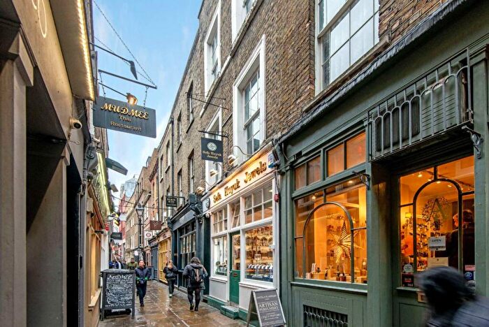 1 Bedroom Flat To Rent In Artillery Passage, Liverpool Street, E1