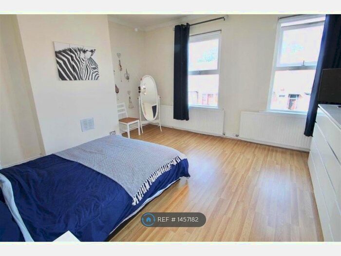 2 Bedroom Terraced House To Rent In Shakespeare Crescent, Eccles, Manchester, M30