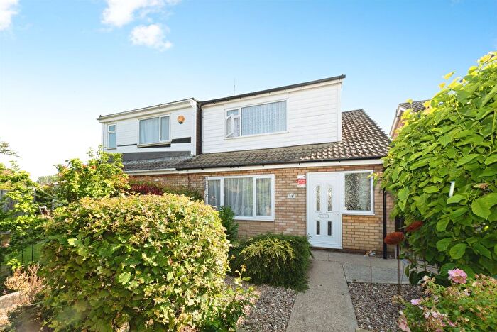 3 Bedroom Semi-Detached House For Sale In Grizedale, Hull, HU7