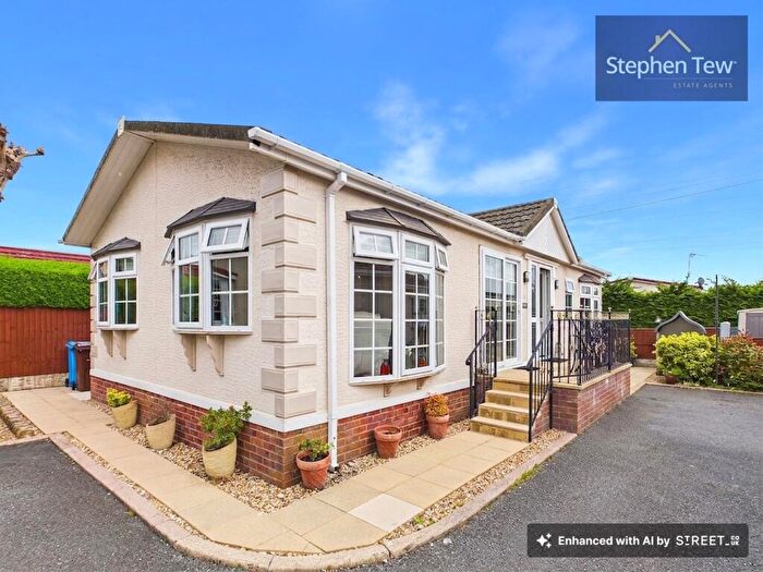 2 Bedroom Park Home For Sale In Lyndale Residential Park, Blackpool, FY4