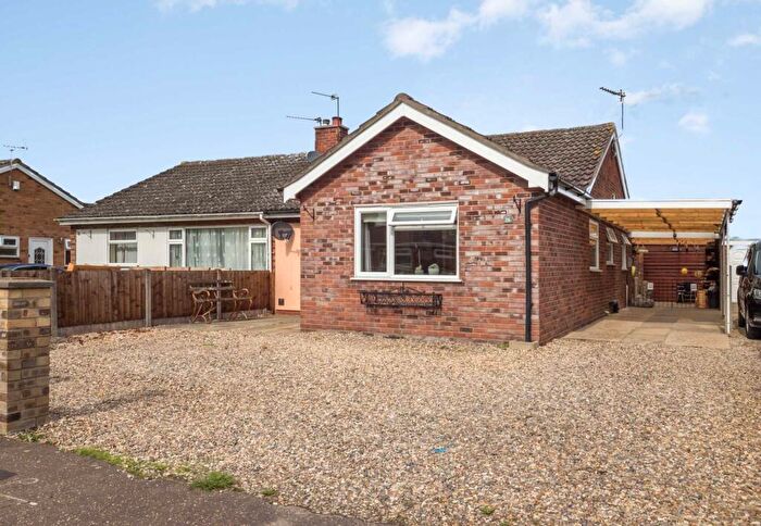 4 Bedroom Semi-Detached Bungalow For Sale In Westfield Road, Brundall, NR13
