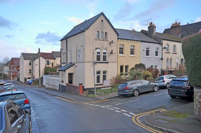 1 Bedroom Flat To Rent In Top Floor Flat, Kingsmill Terrace, Newport, NP20