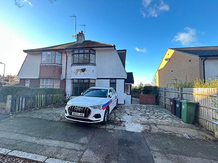 3 Bedroom Property To Rent In Epping Glade, London, E4