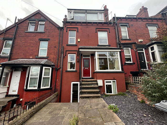 3 Bedroom Terraced House To Rent In Knowle Road, Leeds, LS4