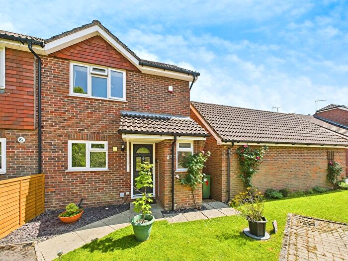 2 Bedroom End Of Terrace House For Sale In Park Farm Close, Horsham, RH12