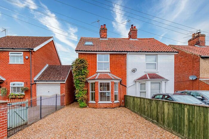 4 Bedroom Semi-Detached House For Sale In Norwich Road, Wroxham, NR12