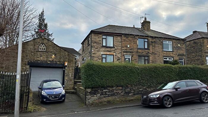 4 Bedroom Semi-Detached House For Sale In Apperley Road, Idle, Bradford, BD10
