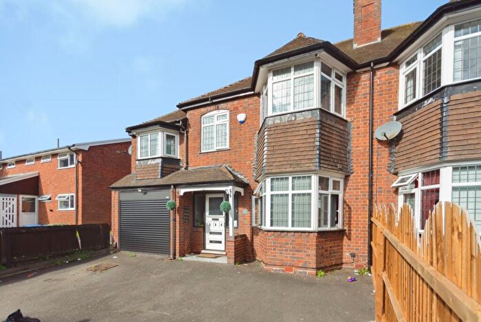 4 Bedroom Semi-Detached House For Sale In Showell Green Lane, Birmingham, West Midlands, B11