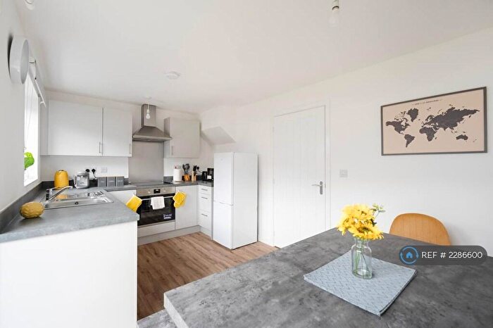 3 Bedroom Semi-Detached House To Rent In Rose Close, Bristol, BS11