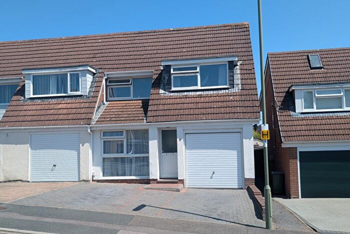3 Bedroom Semi-Detached House For Sale In Gaylyn Way, Fareham. Guide Price £, - £, ., PO14