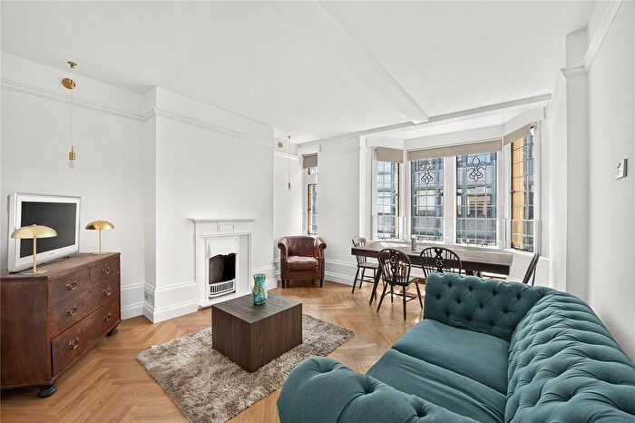 3 Bedroom Flat For Sale In Lancaster Court, - Newman Street, Fitzrovia, London, W1T