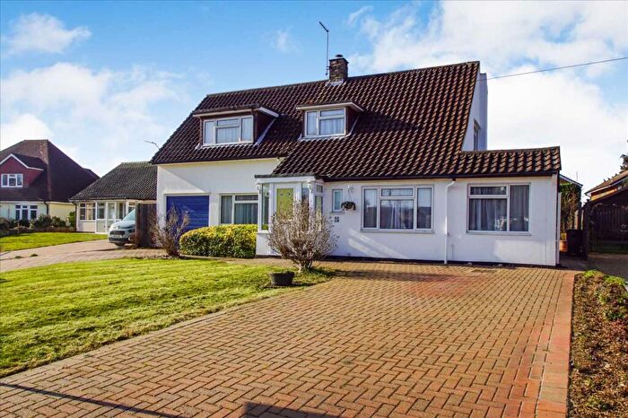 4 Bedroom Detached House For Sale In The Fairway, Burnham, SL1