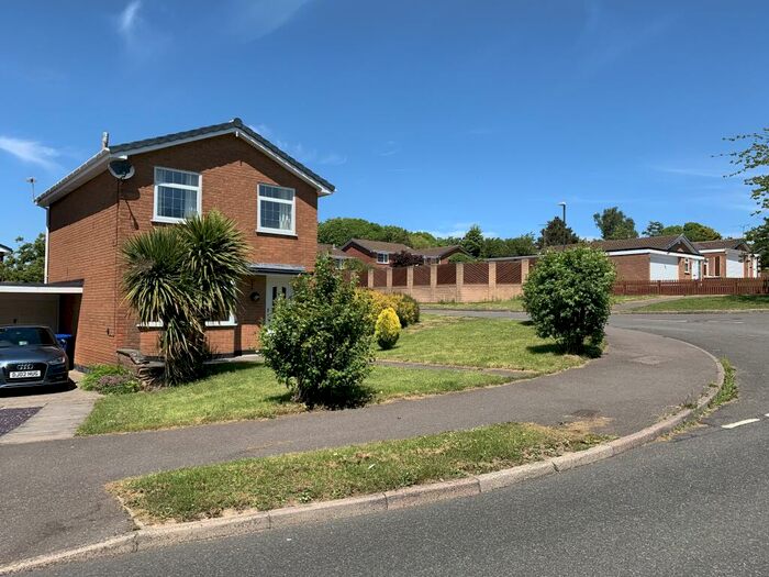 3 Bedroom Property To Rent In Greenways, Walton, Chesterfield, Derbyshire, S40