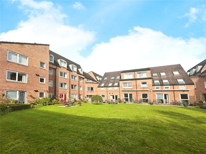 1 Bedroom Flat To Rent In Mount Hermon Road, Woking, Surrey, GU22