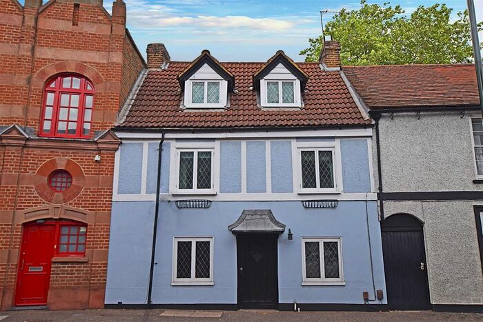 4 Bedroom Terraced House To Rent In Thames Street, Hampton, TW12