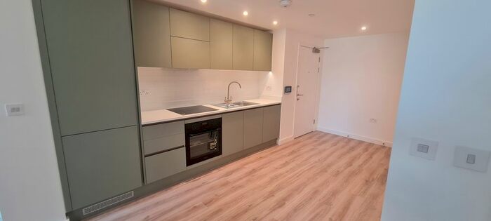 Studio To Rent In Kimpton Road, Luton, LU2