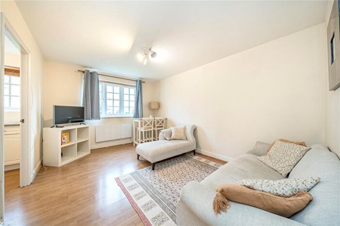 1 Bedroom Property To Rent In Edith Cavell Way, London, SE18