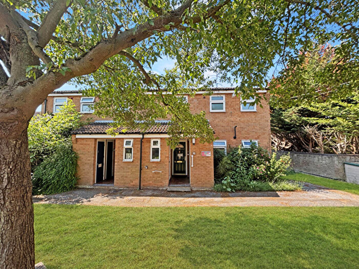 1 Bedroom Maisonette For Sale In Gunhild Court, Cambridge, CB1