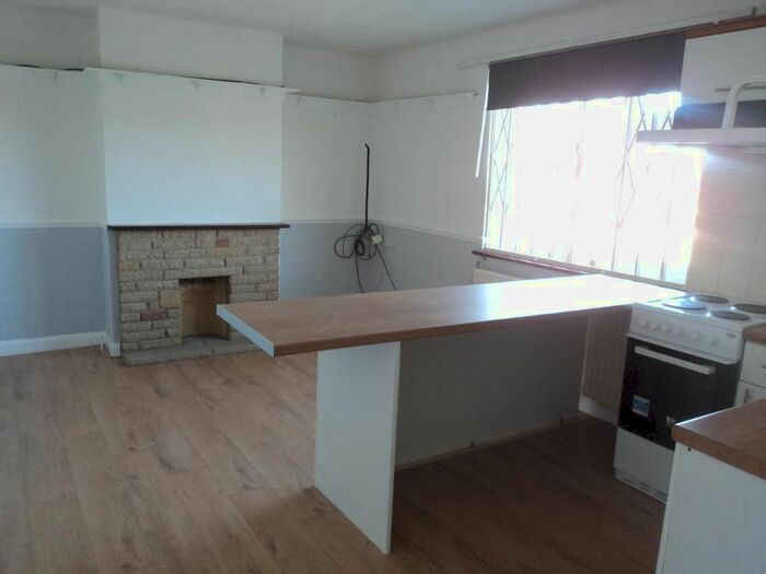 2 Bedroom Maisonette To Rent In Long Lane, Bexleyheath, DA7