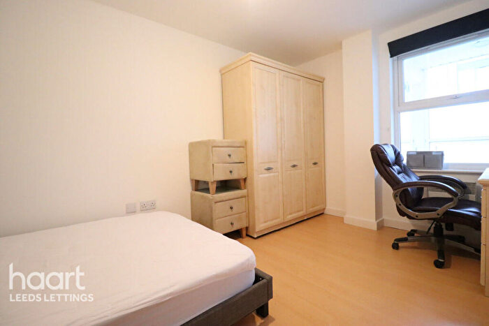 2 Bedroom Apartment To Rent In Concord Street, Leeds, LS2